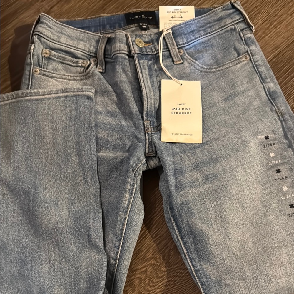 Levi's Mid Rise Straight Jeans - Light Wash